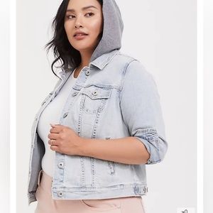 LIGHT WASH DENIM TRUCKER JACKET WITH HOOD